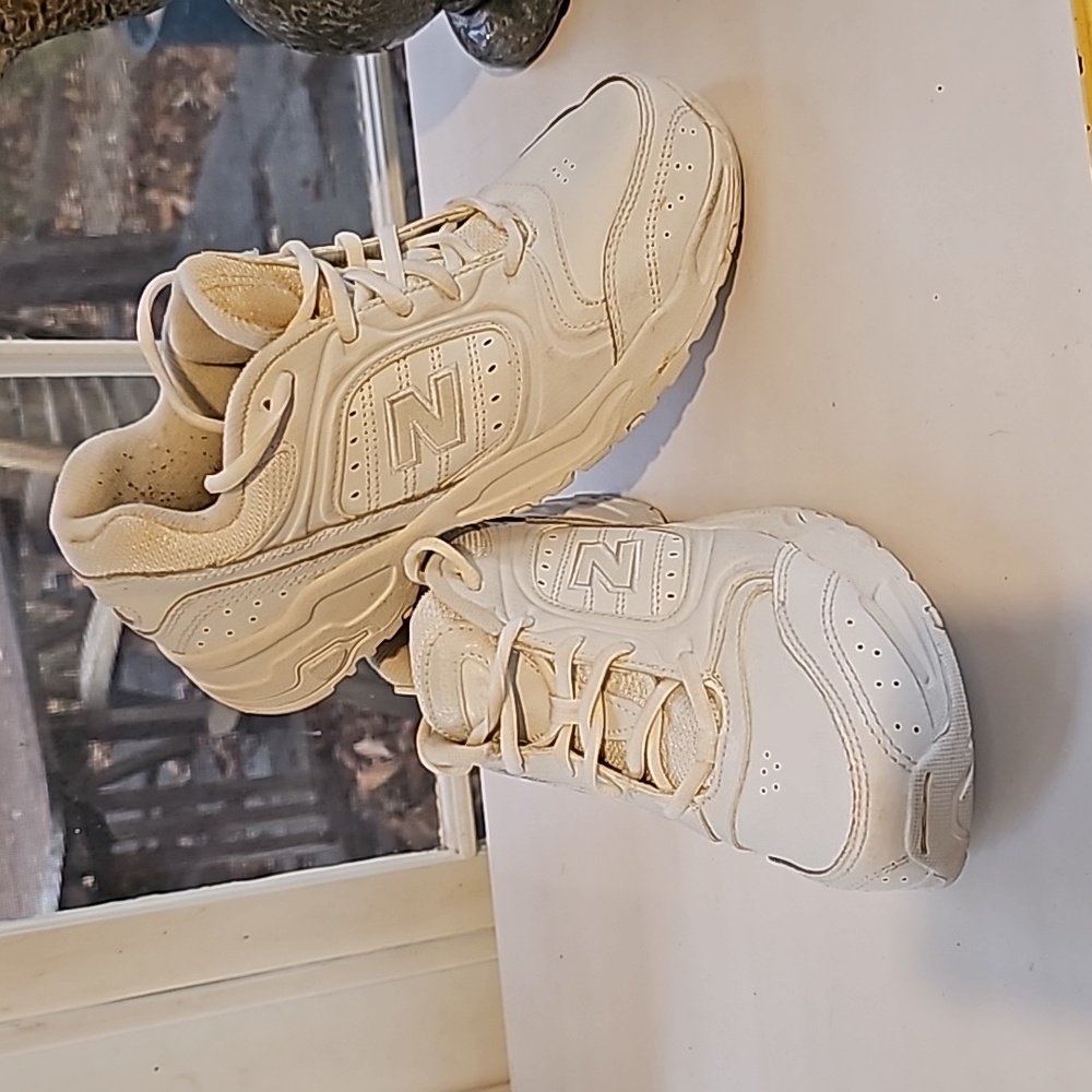 New Balance 623 Leather Sneakers